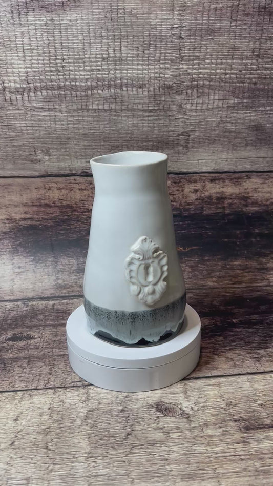 Key Hole Vase